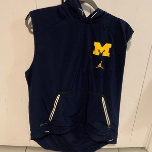 Michigan Nike Cutoff Athletic Hoodie (L)